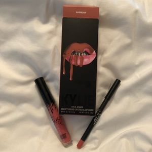 Kylie “Harmony” velvet lip kit